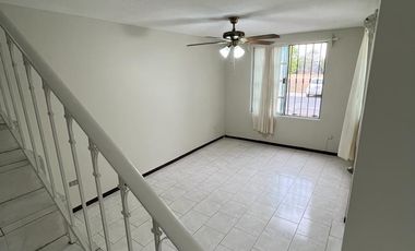 Casa en Renta en Jardines de Andalucía