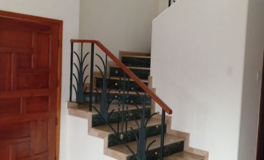 En alquiler casa de 4 dormitorios en Ceibos Norte