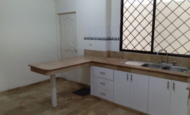 En alquiler casa de 4 dormitorios en Ceibos Norte