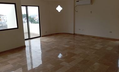 En alquiler casa de 4 dormitorios en Ceibos Norte
