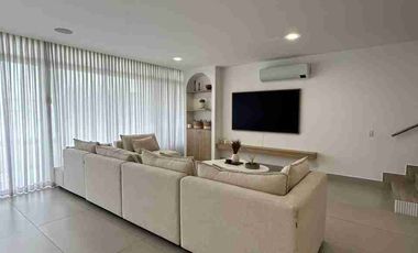 CASA AL RÍO DE VENTA EN
ISLA MOCOLI - URB. DUBAI