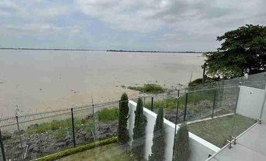 CASA AL RÍO DE VENTA EN
ISLA MOCOLI - URB. DUBAI