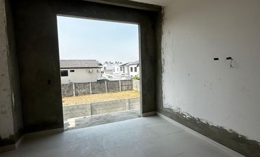 Casa de Estreno en Venta, Isla Celeste - Vía Samborondón
