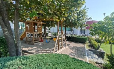 Casa en Venta en Zen House, El Mirador, Qro. con Habitación en Planta Baja