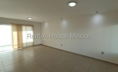 Casa en Venta en Zen House, El Mirador, Qro. con Habitación en Planta Baja