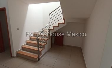 Casa en Venta en Zen House, El Mirador, Qro. con Habitación en Planta Baja