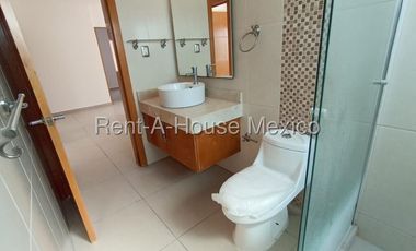 Casa en Venta en Zen House, El Mirador, Qro. con Habitación en Planta Baja