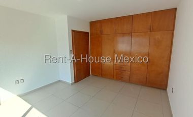 Casa en Venta en Zen House, El Mirador, Qro. con Habitación en Planta Baja