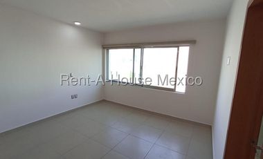 Casa en Venta en Zen House, El Mirador, Qro. con Habitación en Planta Baja