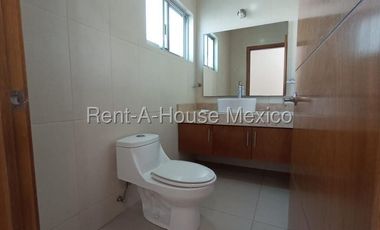 Casa en Venta en Zen House, El Mirador, Qro. con Habitación en Planta Baja