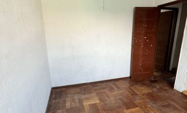 Casa En Av. Clotario Blest