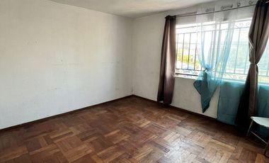 Casa En Av. Clotario Blest