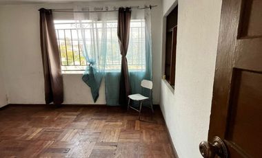Casa En Av. Clotario Blest