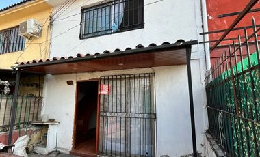 Casa En Av. Clotario Blest