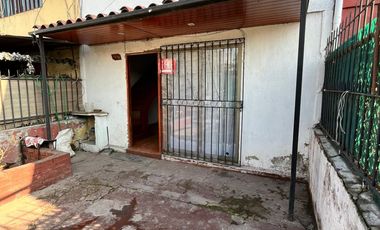 Casa En Av. Clotario Blest