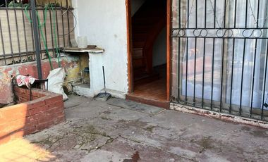 Casa En Av. Clotario Blest