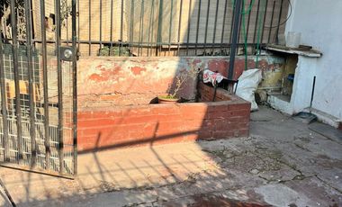 Casa En Av. Clotario Blest