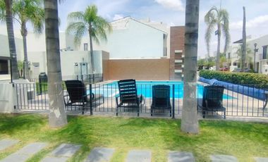 VENTA DE CASA A 8 MIN DE CINEPOLIS VELARIA MALL, DE HEB Y SAMS STA MONICA MUY CERCA DE COMERCIOS, ESCUELAS Y VIALIDADES PRINCIPALES DE LA ZONA