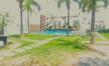 VENTA DE CASA A 8 MIN DE CINEPOLIS VELARIA MALL, DE HEB Y SAMS STA MONICA MUY CERCA DE COMERCIOS, ESCUELAS Y VIALIDADES PRINCIPALES DE LA ZONA