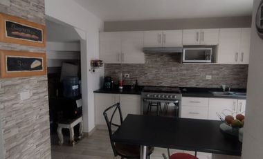 VENTA DE CASA A 8 MIN DE CINEPOLIS VELARIA MALL, DE HEB Y SAMS STA MONICA MUY CERCA DE COMERCIOS, ESCUELAS Y VIALIDADES PRINCIPALES DE LA ZONA