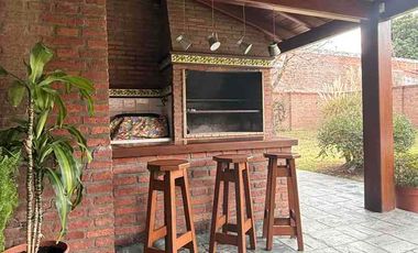 VENTA CATEGORÍA CASA EN SALTA TRES CERRITOS CON PILETA