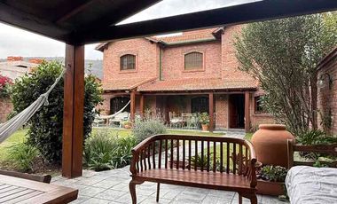 VENTA CATEGORÍA CASA EN SALTA TRES CERRITOS CON PILETA