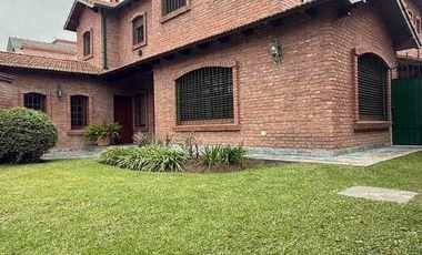 VENTA CATEGORÍA CASA EN SALTA TRES CERRITOS CON PILETA