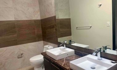 EXCELENTE CASA EN RENTA