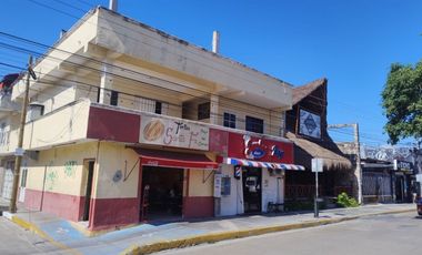 OPORTUNIDAD EN PLAYA DEL CARMEN: EDIFICIO CON RENTAS ACTIVAS SOBRE AV. 30, 6 DEPTOS Y 2 LOCALES COMERCIALES.