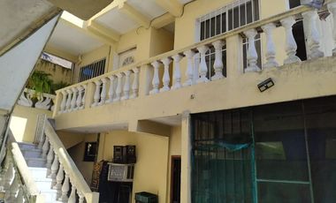 OPORTUNIDAD EN PLAYA DEL CARMEN: EDIFICIO CON RENTAS ACTIVAS SOBRE AV. 30, 6 DEPTOS Y 2 LOCALES COMERCIALES.