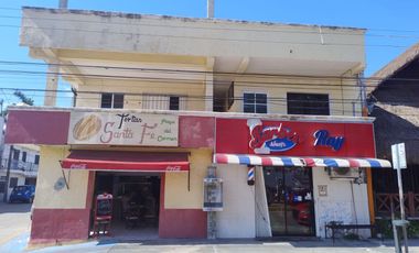 OPORTUNIDAD EN PLAYA DEL CARMEN: EDIFICIO CON RENTAS ACTIVAS SOBRE AV. 30, 6 DEPTOS Y 2 LOCALES COMERCIALES.
