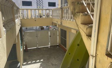 OPORTUNIDAD EN PLAYA DEL CARMEN: EDIFICIO CON RENTAS ACTIVAS SOBRE AV. 30, 6 DEPTOS Y 2 LOCALES COMERCIALES.