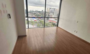 RENTA EXCELENTE PENTHOUSE CON TERRAZA EN CENTRAL PARK INTERLOMAS