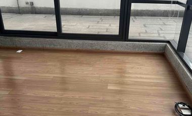 RENTA EXCELENTE PENTHOUSE CON TERRAZA EN CENTRAL PARK INTERLOMAS
