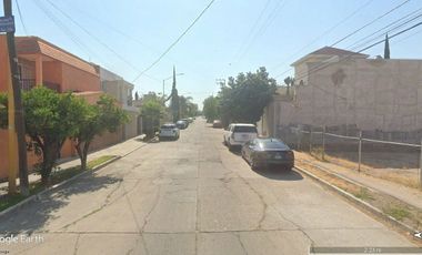 Terreno en venta en Aguascalientes, Los Bosques 450m2