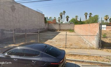 Terreno en venta en Aguascalientes, Los Bosques 450m2