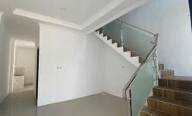 Rumah 2 Lantai Delta sari Indah Siap Huni