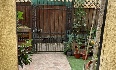 Venta De Casa En Barrio Villa Olímpica En Ñuñoa
