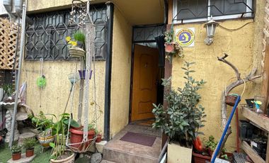 Venta De Casa En Barrio Villa Olímpica En Ñuñoa