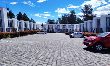 Conocoto casa esquinera en conjunto opción a tercera planta $62.000