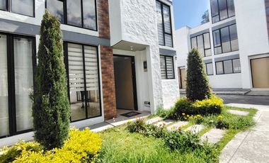 Conocoto casa esquinera en conjunto opción a tercera planta $62.000