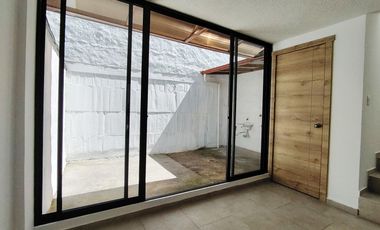 Conocoto casa esquinera en conjunto opción a tercera planta $62.000