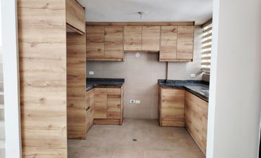 Conocoto casa esquinera en conjunto opción a tercera planta $62.000