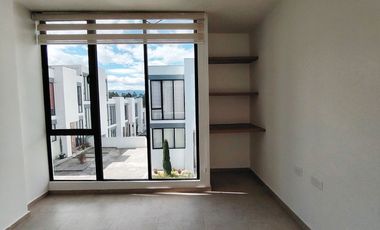 Conocoto casa esquinera en conjunto opción a tercera planta $62.000