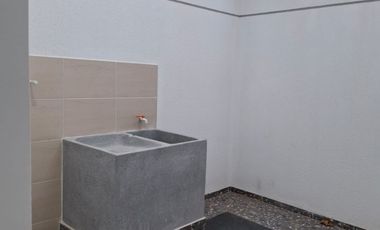 SE VENDE CASA NUEVA CON PLACA EN YOPAL