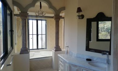 RENTO CASA AMUEBLADA EN PRIVADA DEL OBRAJE EN ZONA CENTRO EN SAN MIGUEL DE ALLENDE,GTO