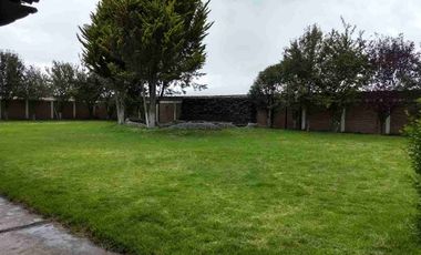 Vendo FINCA con Salon con Chimenea, Baños Hombres y Mujeres y Jardín de Fiestas con Medios Baños, Muro Lloron, Area de Estacionamiento Techada, Casa Habitación, Casa del Caballerango, 40 Caballerizas.