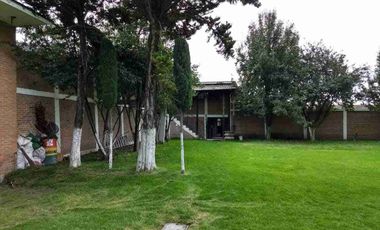 Vendo FINCA con Salon con Chimenea, Baños Hombres y Mujeres y Jardín de Fiestas con Medios Baños, Muro Lloron, Area de Estacionamiento Techada, Casa Habitación, Casa del Caballerango, 40 Caballerizas.
