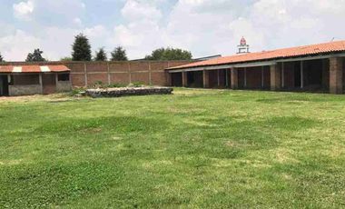 Vendo FINCA con Salon con Chimenea, Baños Hombres y Mujeres y Jardín de Fiestas con Medios Baños, Muro Lloron, Area de Estacionamiento Techada, Casa Habitación, Casa del Caballerango, 40 Caballerizas.