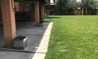 Vendo FINCA con Salon con Chimenea, Baños Hombres y Mujeres y Jardín de Fiestas con Medios Baños, Muro Lloron, Area de Estacionamiento Techada, Casa Habitación, Casa del Caballerango, 40 Caballerizas.